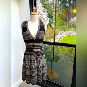 Alaia Sleeveless V-neck Above The Knee Fit and Flair Dress